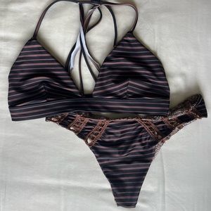 Acacia medium size set Awapuhi top Chun’s bottoms in dark classic
